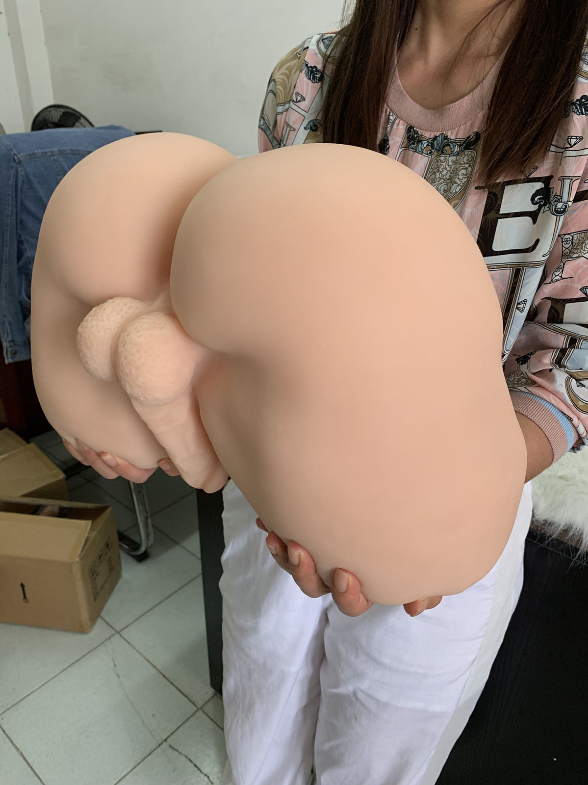 22lb Life Size Sex Doll Real TPE Big Ass Butt for Men Gay Adult Love sex Toys
22 Pfund schwere, lebensgroße Sexpuppe aus echtem TPE mit großem Po für Männer, schwule Erwachsene, Liebesspielzeug.